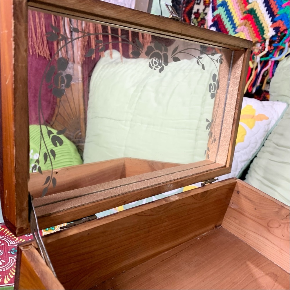 Cedar Mirrored Jewelry Box - Picture 4 of 11